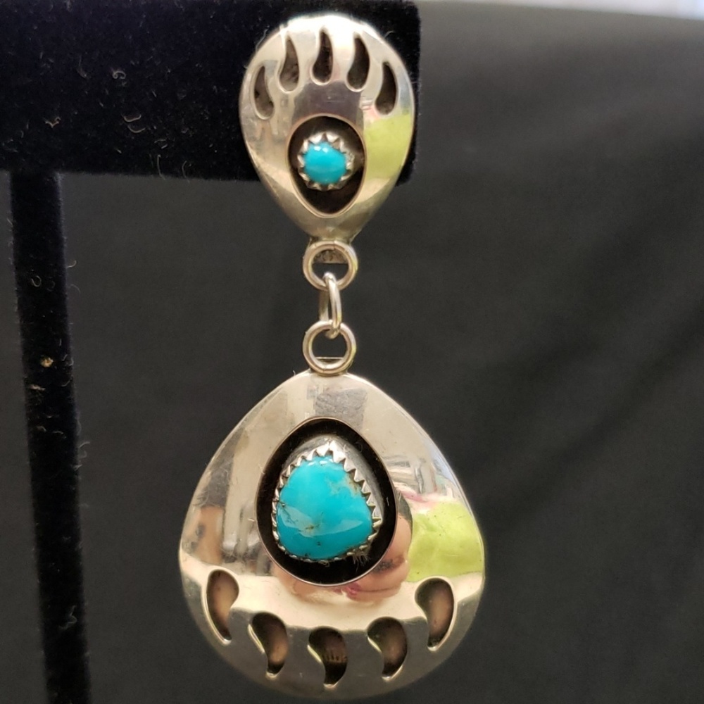 Earrings - Picture 2 of 3